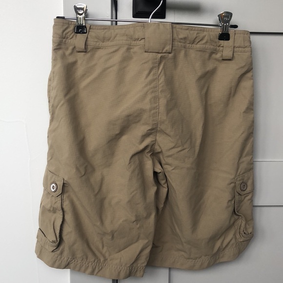 Boys Under Armour Cargo Shorts - Size YL - Picture 3 of 5